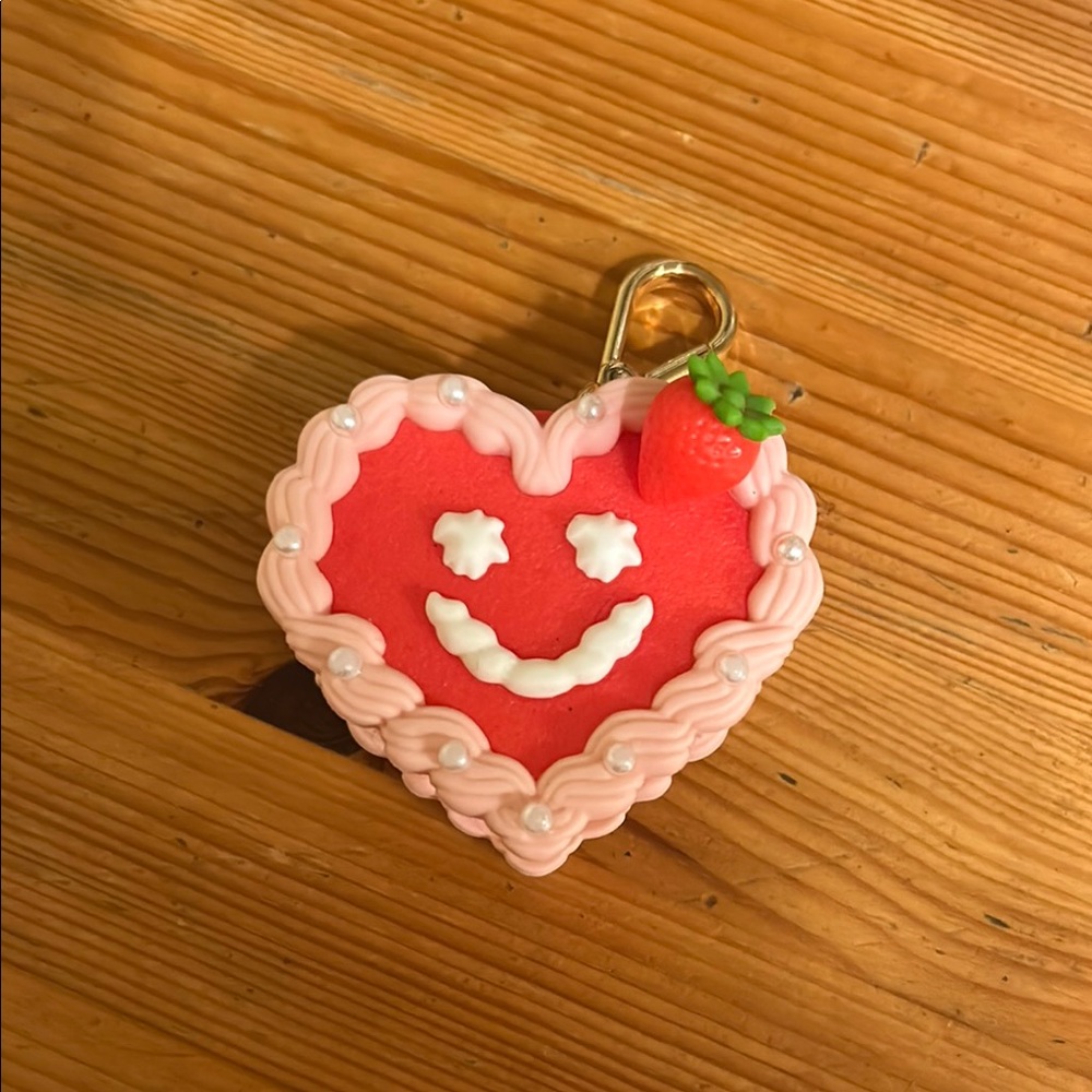 Bath and Body Works Heart Cake Hand Sanitizer Holder